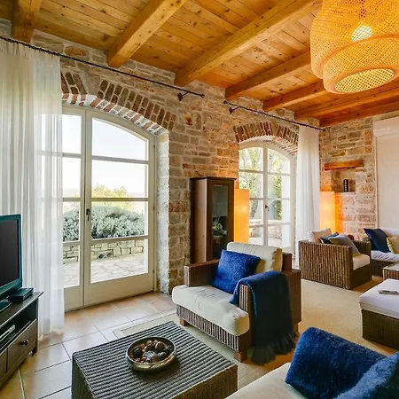 Casa Bella *